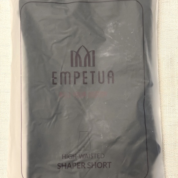 NWT EMPETUA HIGH WASTED SHAPER SHORT
SIZE XL-XXL - Picture 2 of 6